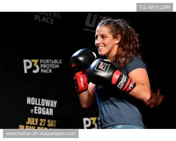 UFC开场八秒KO再现，解说直接吼破